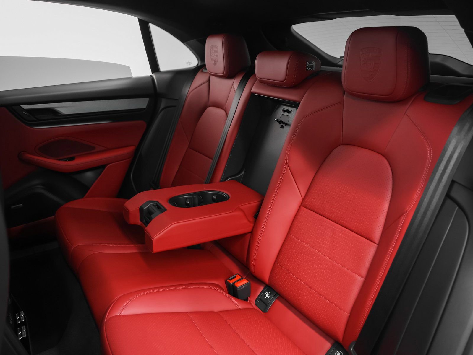 New 2025 Porsche Macan 4S Electric image 50