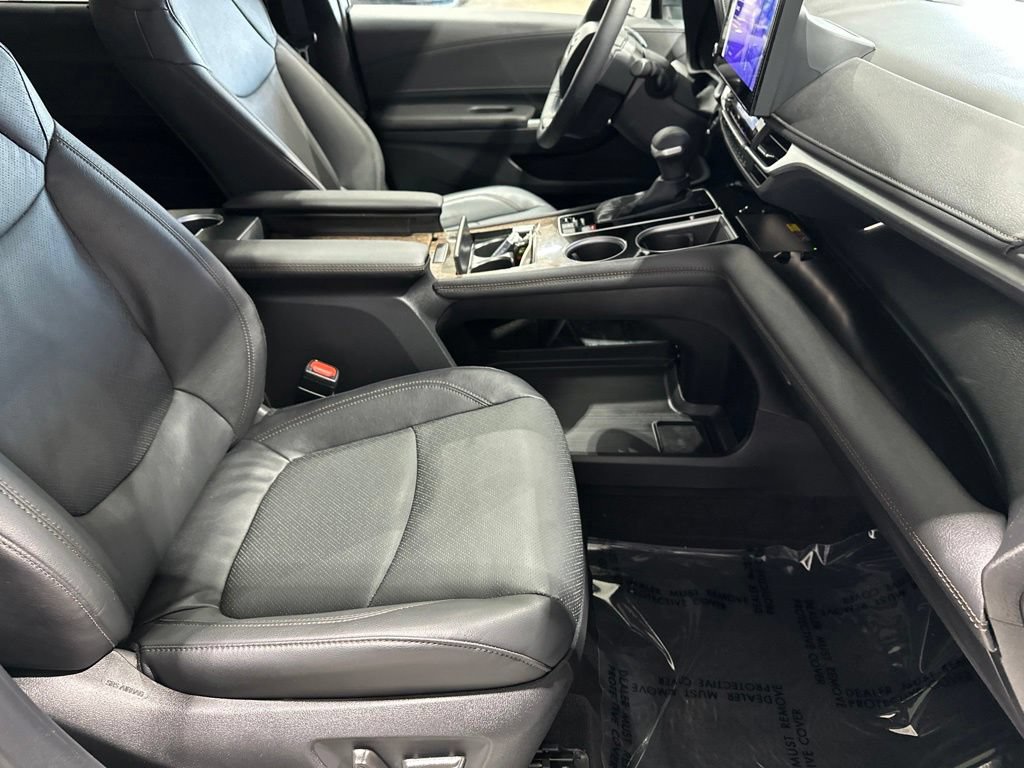 Certified 2025 Toyota Sienna Platinum AWD/4WD image 18