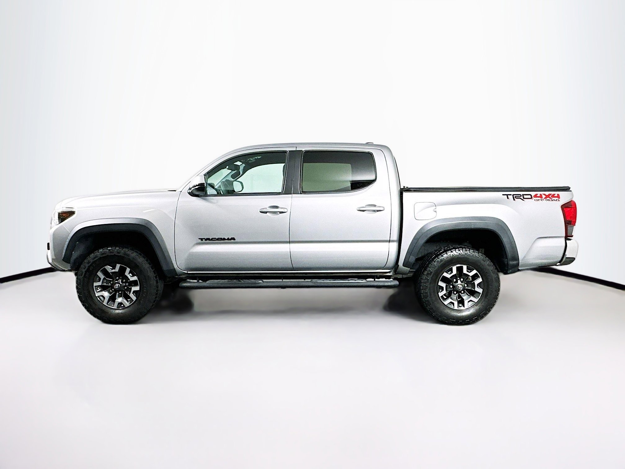 Used 2019 Toyota Tacoma TRD Off-Road w/ Four Season Floor Mat Package image 4
