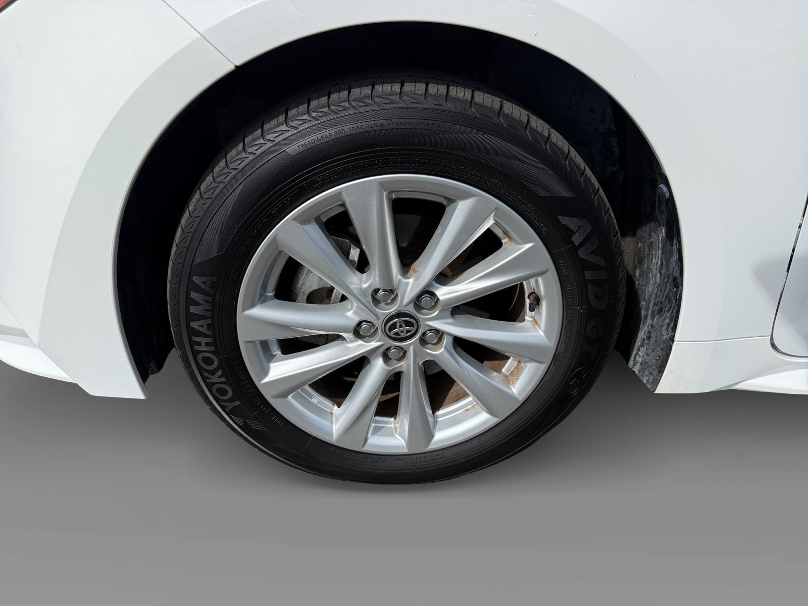 Used 2024 Toyota Corolla LE w/ LE Convenience Package FWD image 9