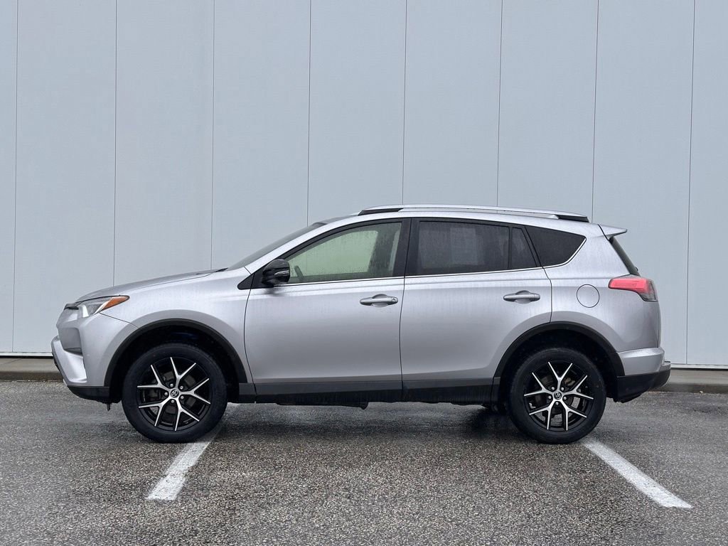 Used 2018 Toyota RAV4 SE w/ Power Extra Value Package AWD/4WD image 2