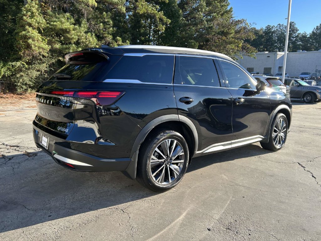 Used 2026 INFINITI QX60 Luxe w/ Family Package AWD/4WD image 3