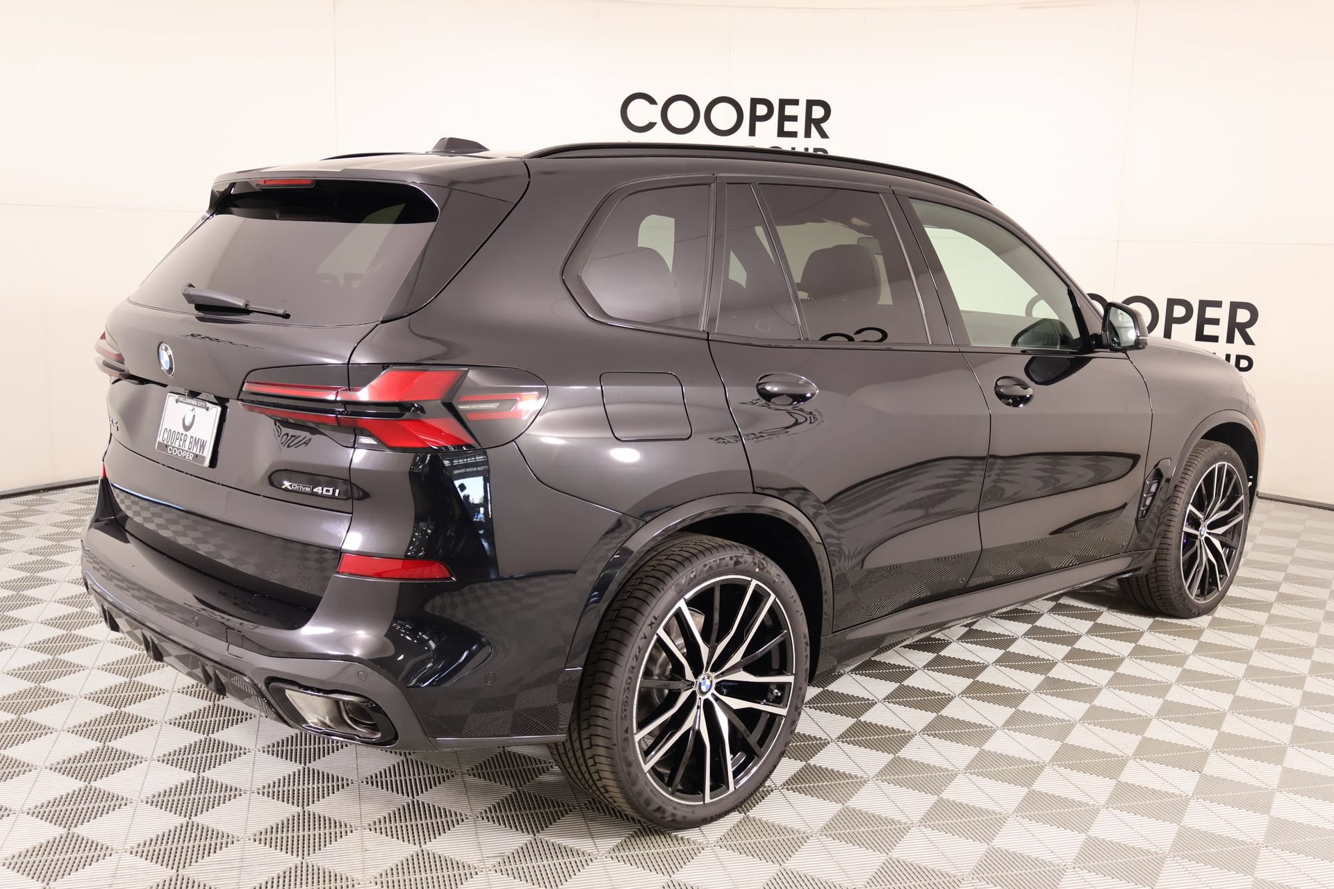 New 2026 BMW X5 xDrive40i w/ M Sport Package AWD/4WD image 21