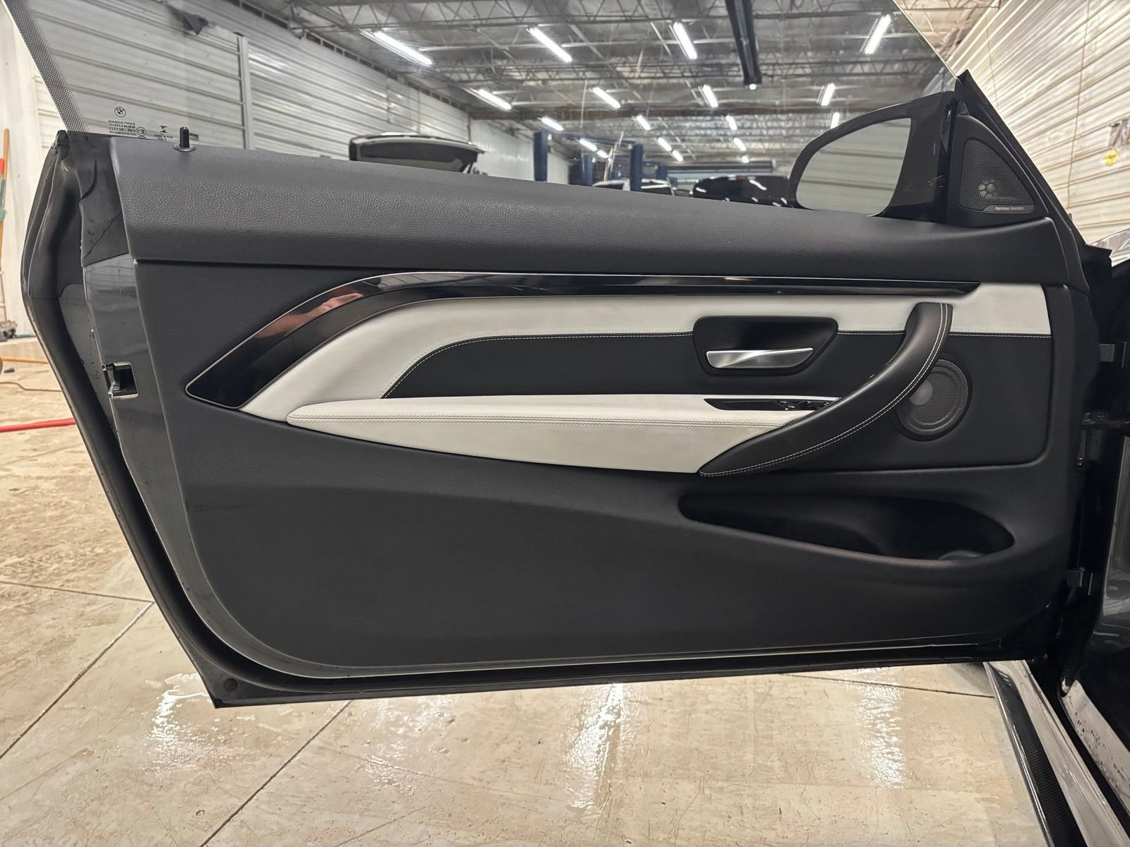 Used 2020 BMW M4 Coupe w/ Competition Package RWD image 7