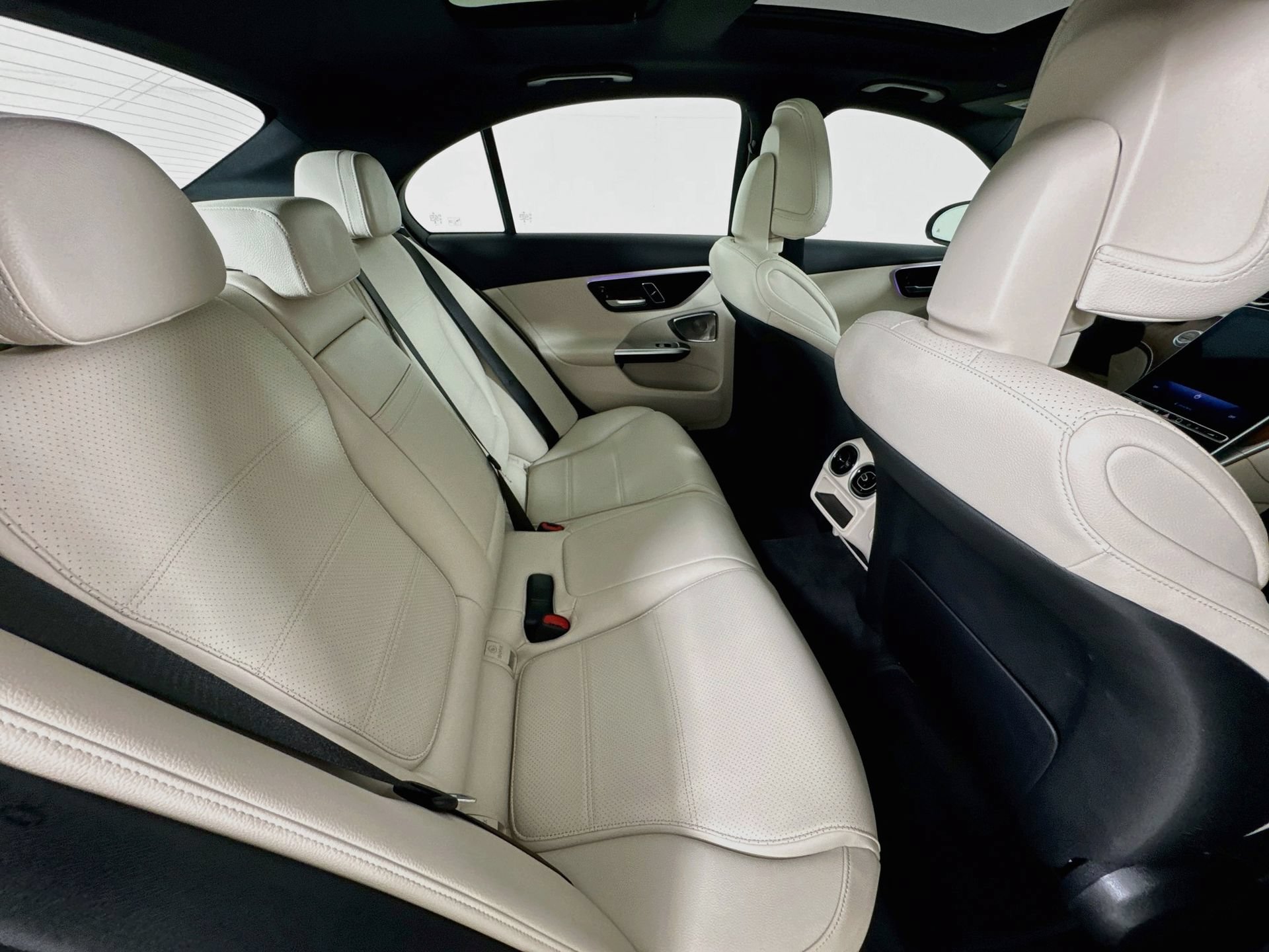 Used 2023 Mercedes-Benz C 300 Sedan image 28