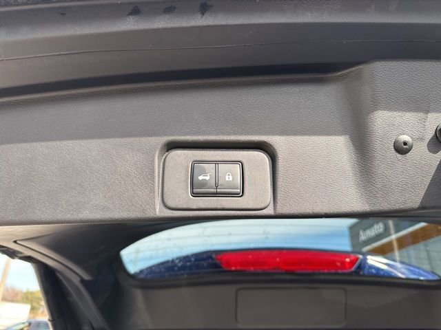 Used 2025 Nissan Rogue SV image 11