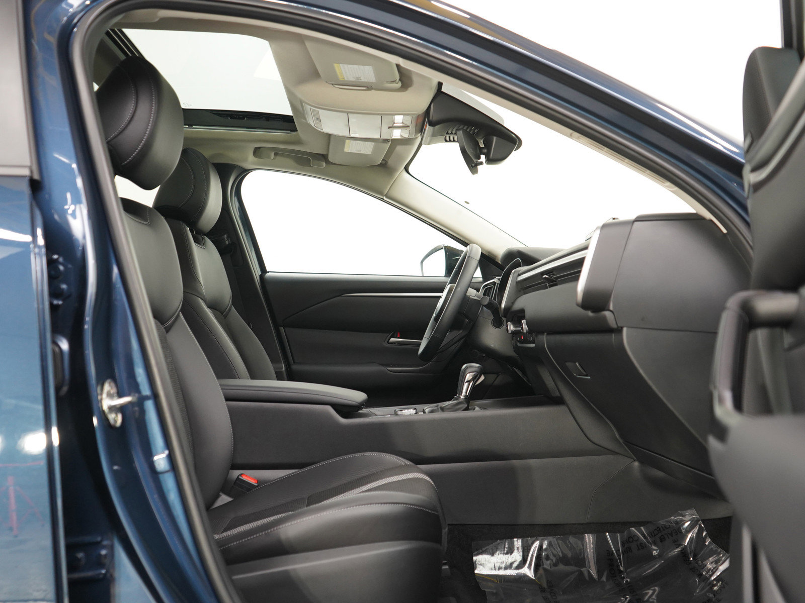 Certified 2025 MAZDA CX-50 AWD 2.5 S w/ Premium Package image 11
