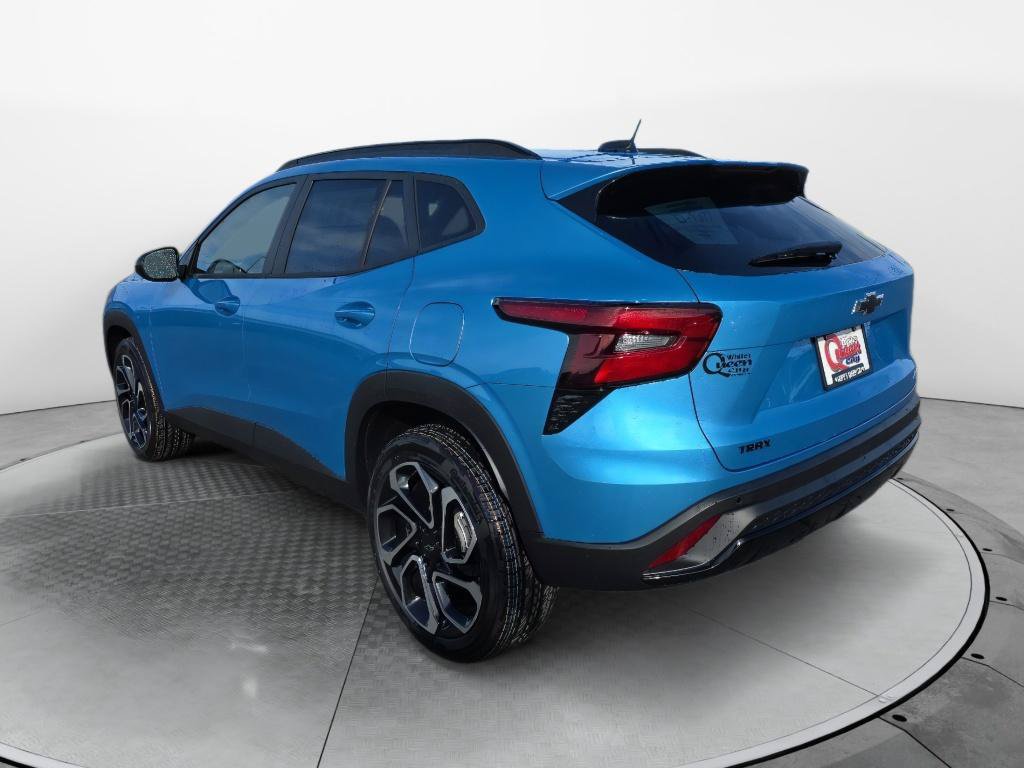 New 2026 Chevrolet Trax RS w/ Sunroof Package FWD image 3