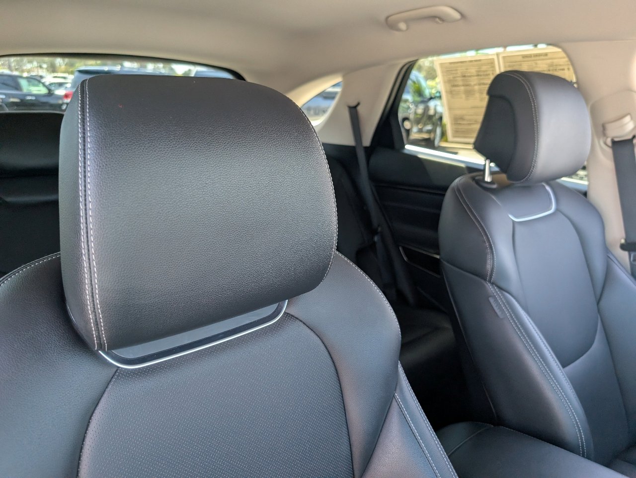 Used 2025 Genesis GV70 2.5T image 3