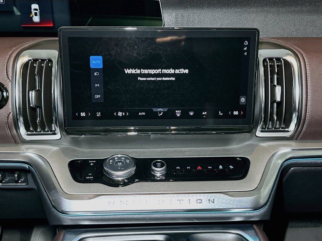 New 2027 Ford Expedition Platinum w/ Platinum Ultimate Package AWD/4WD image 11