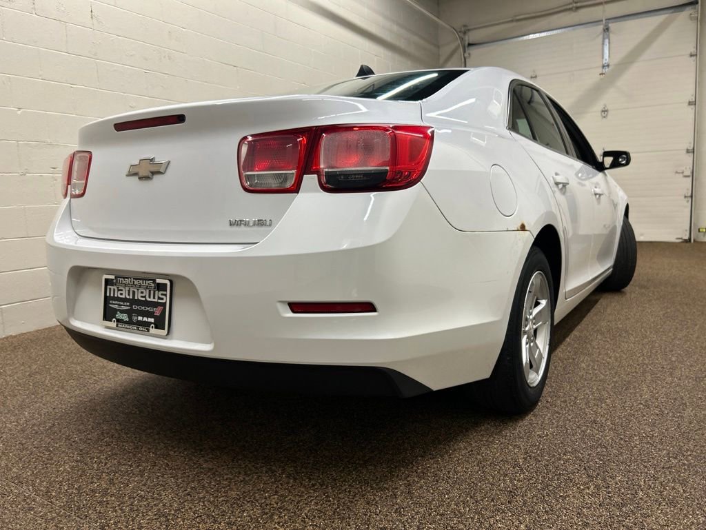 Used 2013 Chevrolet Malibu LS FWD image 2