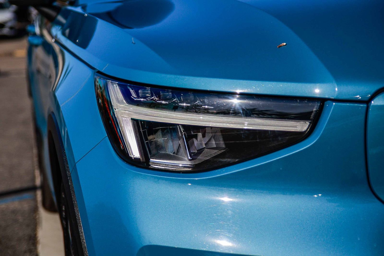 Used 2023 Volvo XC40 Recharge Core image 11