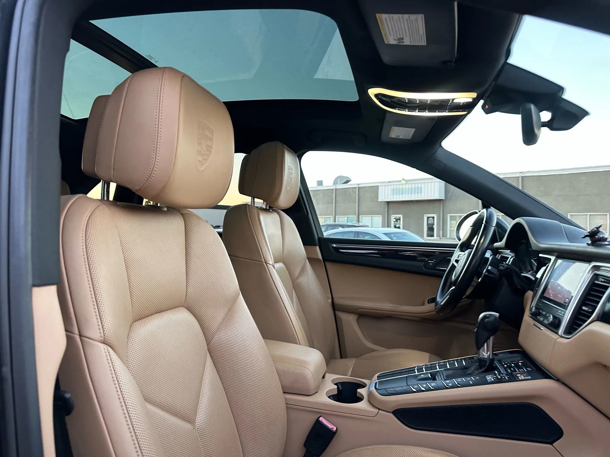 Used 2017 Porsche Macan S image 24