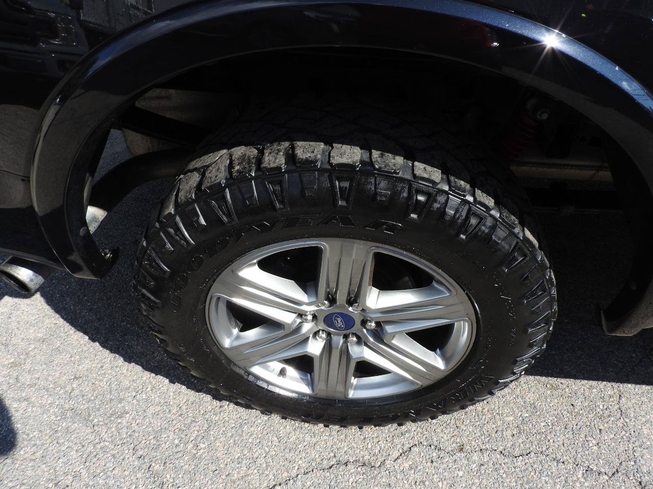Used 2019 Ford F150 XLT w/ Equipment Group 302A Luxury AWD/4WD image 19