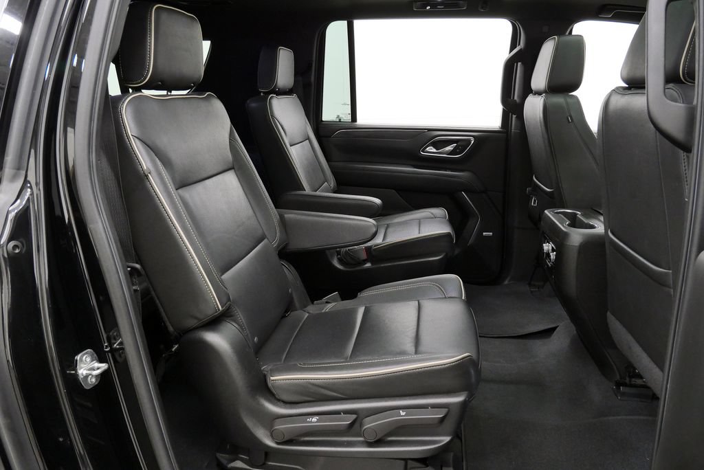 Used 2023 GMC Yukon XL SLT AWD/4WD image 17