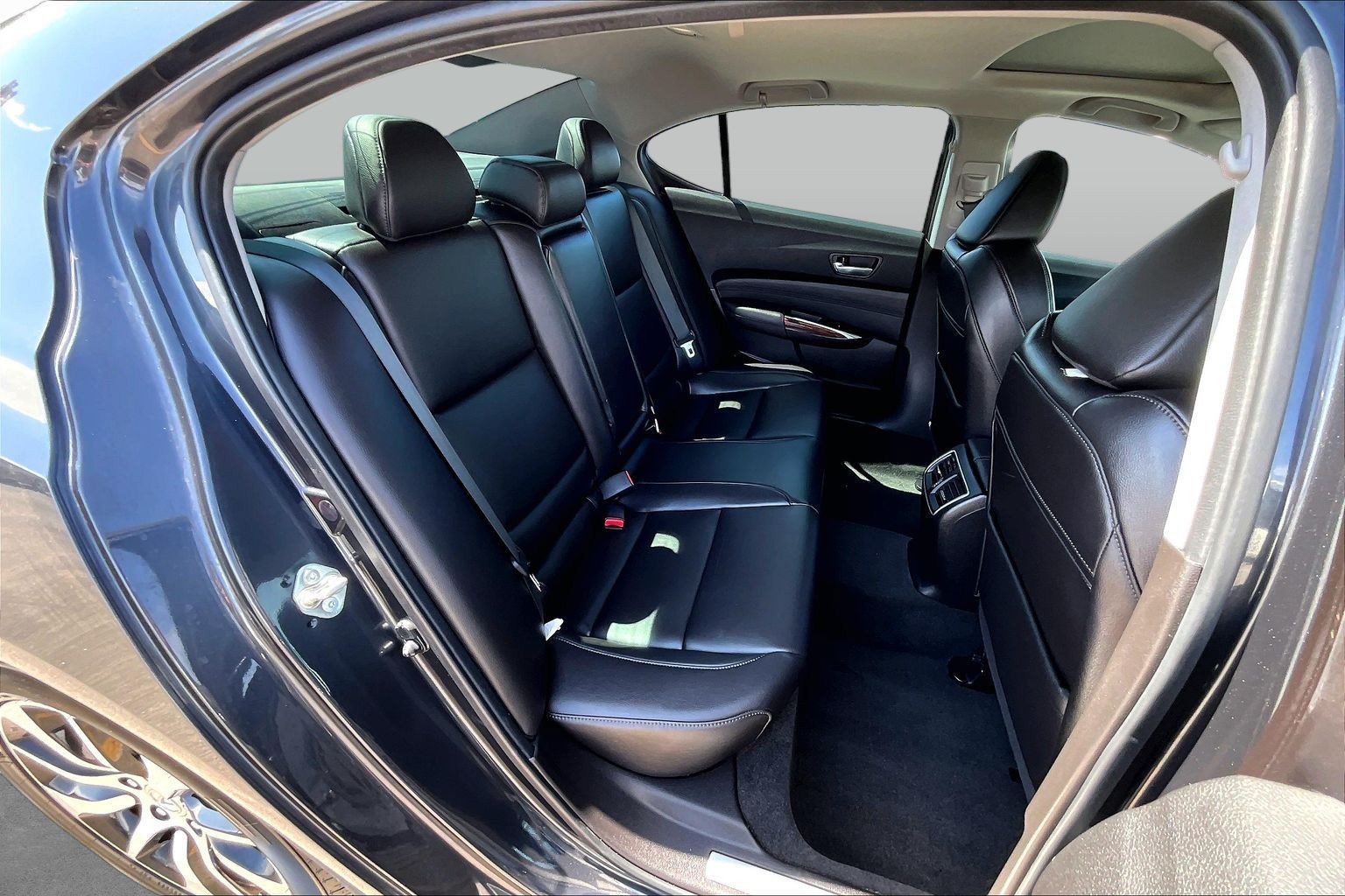 Used 2016 Acura TLX FWD image 27