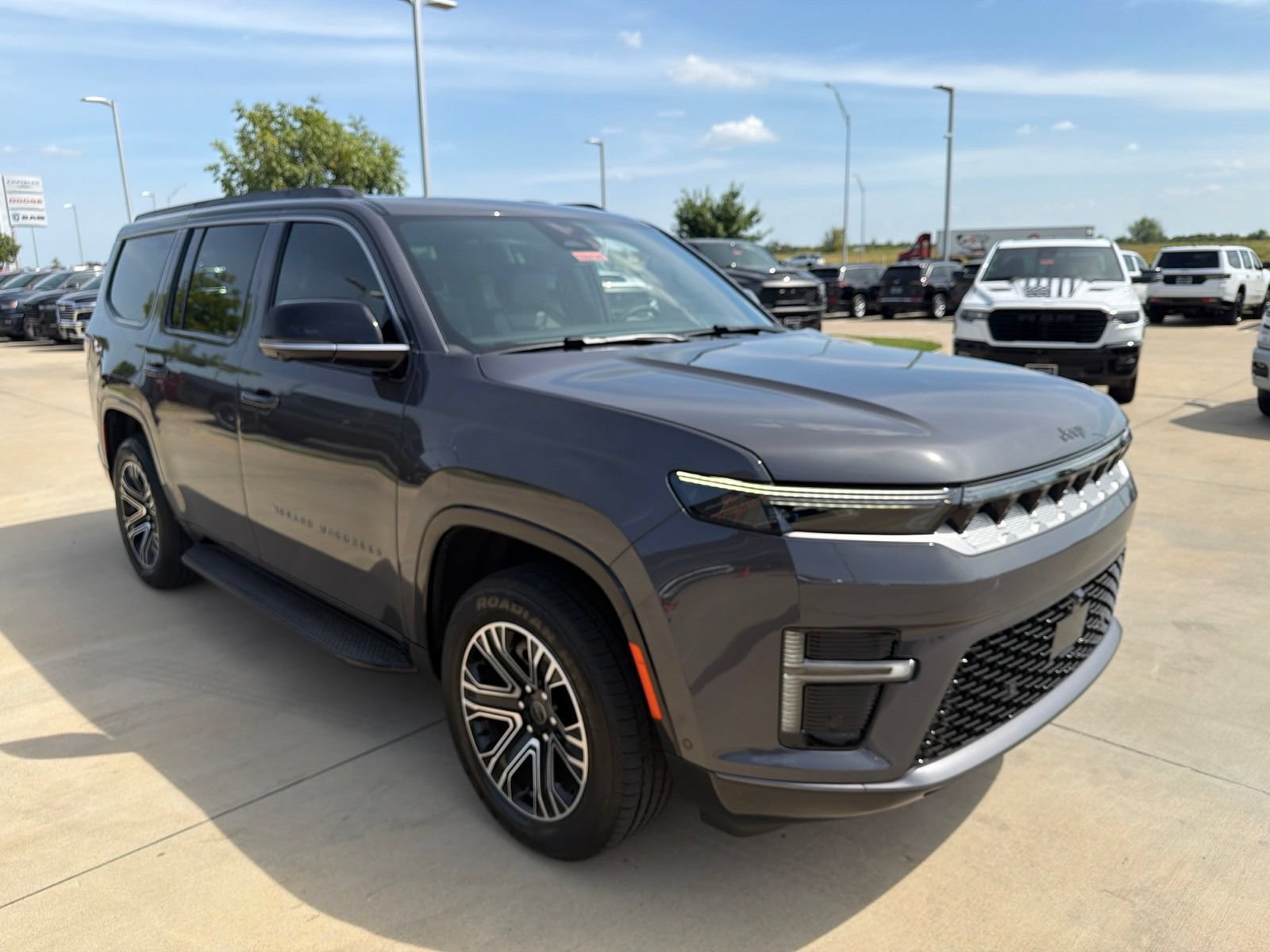 New 2026 Jeep Grand Wagoneer 4WD w/ Premium Group I image 7