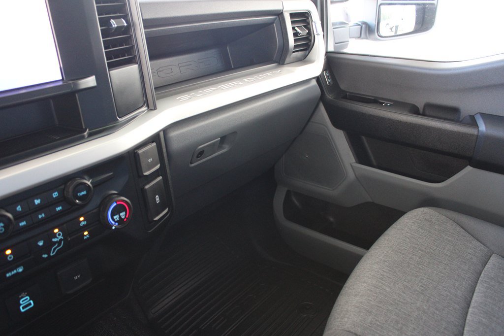 Used 2024 Ford F350 XL w/ 360-Degree Camera Package RWD image 27