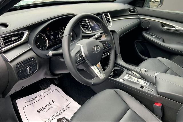 Used 2025 INFINITI QX55 Luxe w/ Accent Package image 11