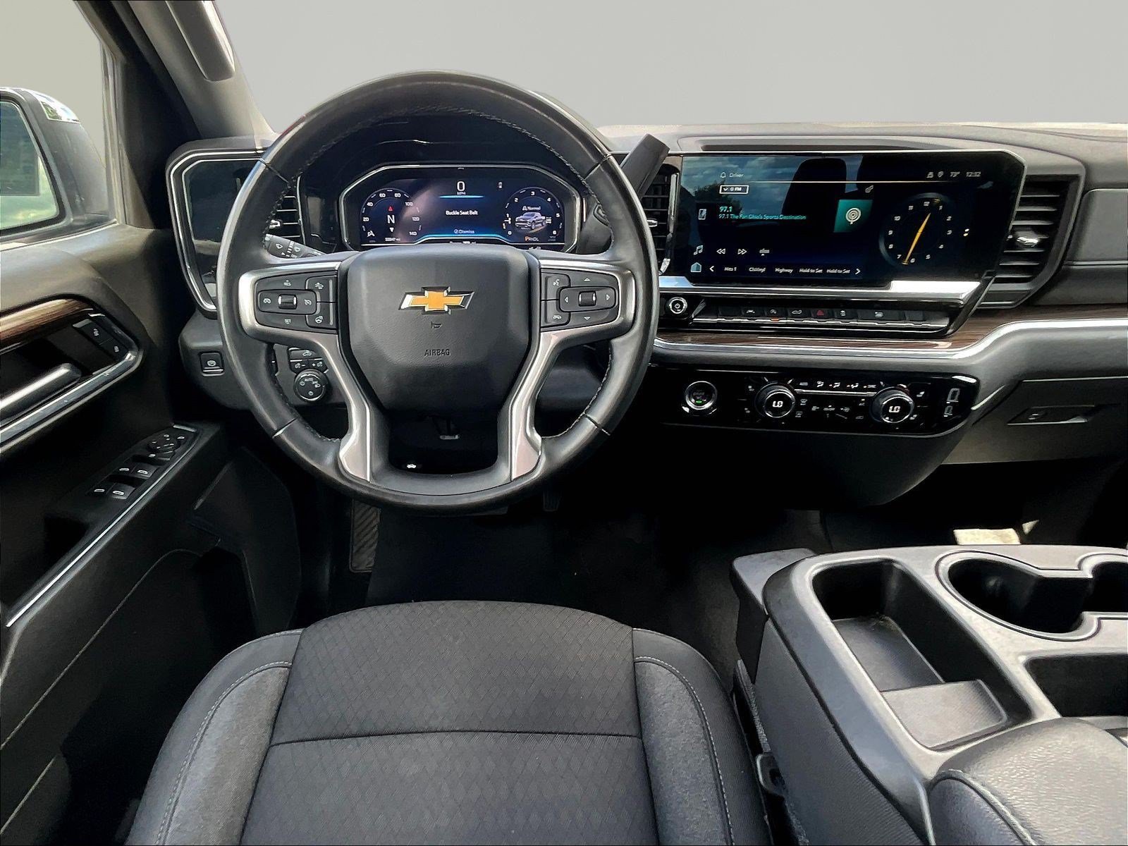 Used 2024 Chevrolet Silverado 1500 LT AWD/4WD image 8