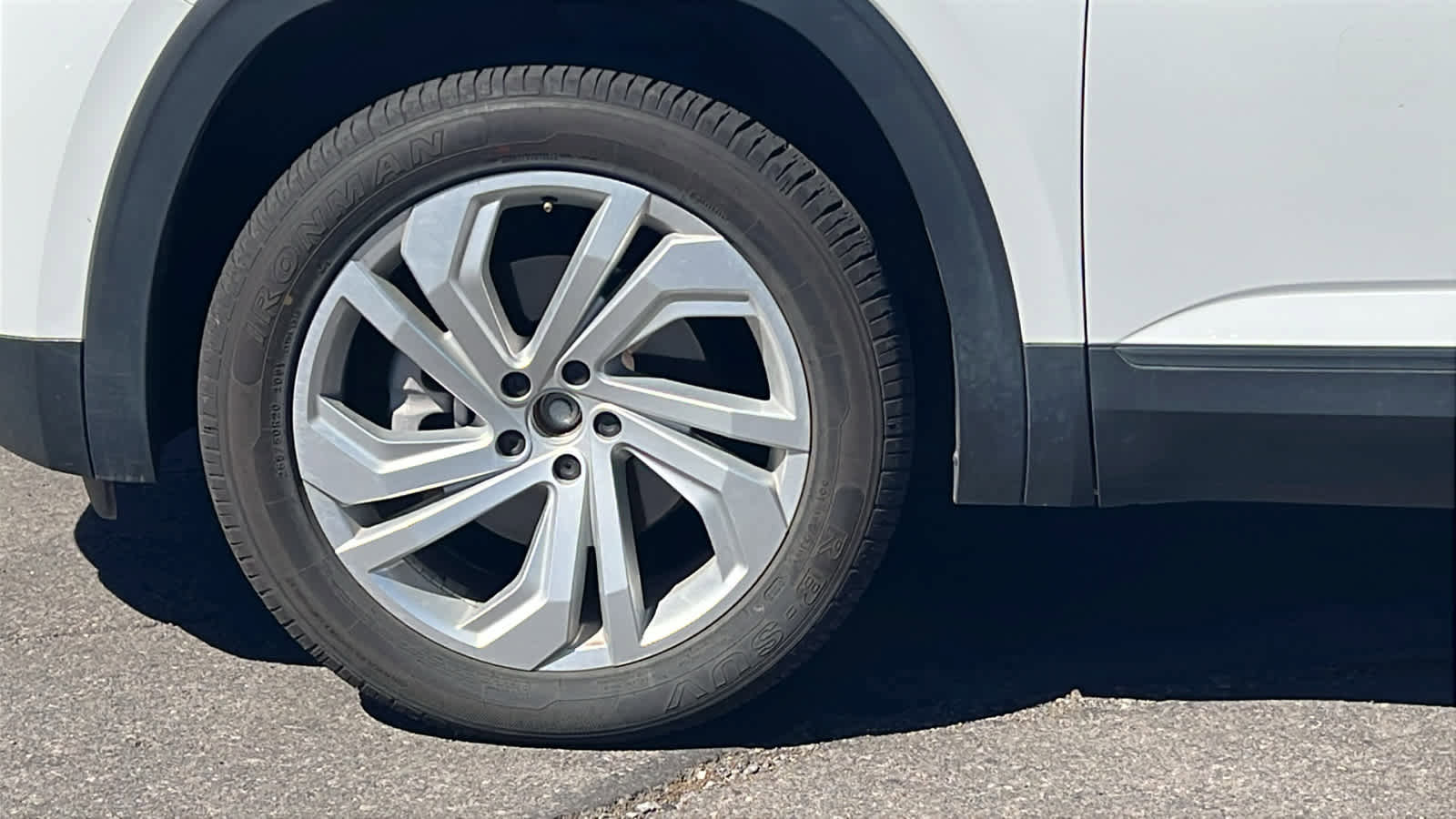 Certified 2021 Volkswagen Atlas SE image 9