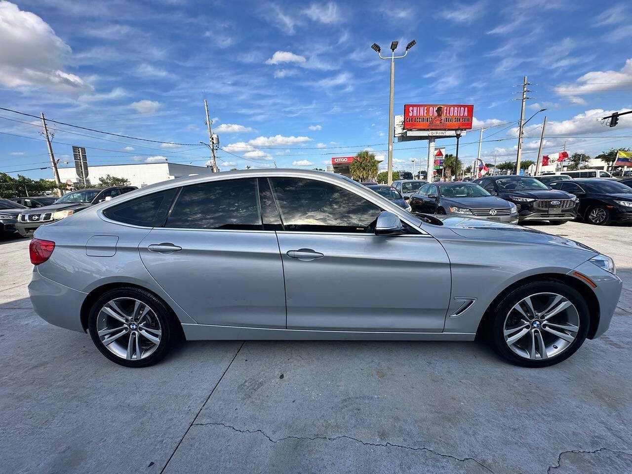 Used 2017 BMW 330i Gran Turismo xDrive AWD/4WD image 4