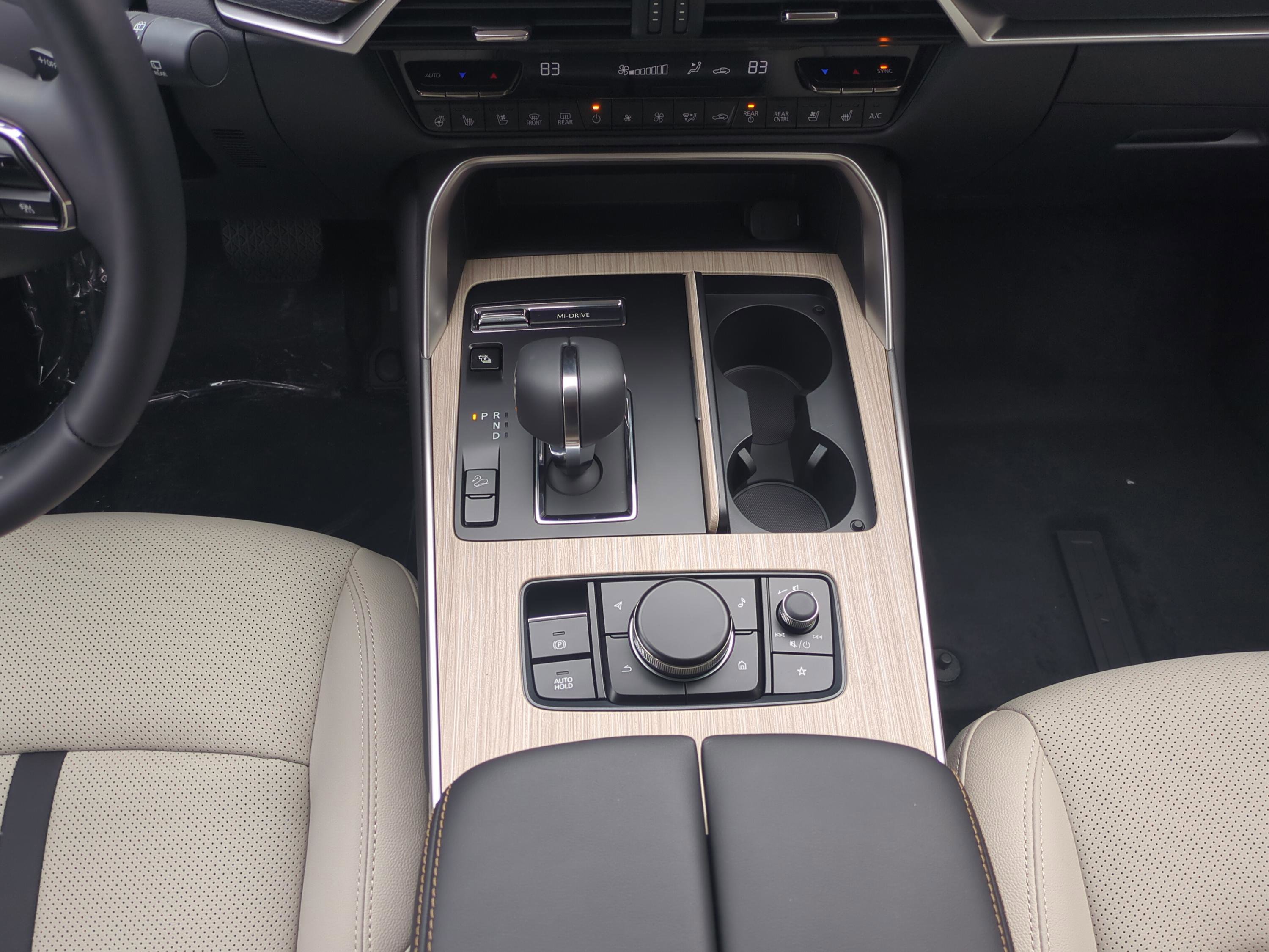 New 2026 MAZDA CX-90 Plug-In Hybrid w/ Preferred image 18