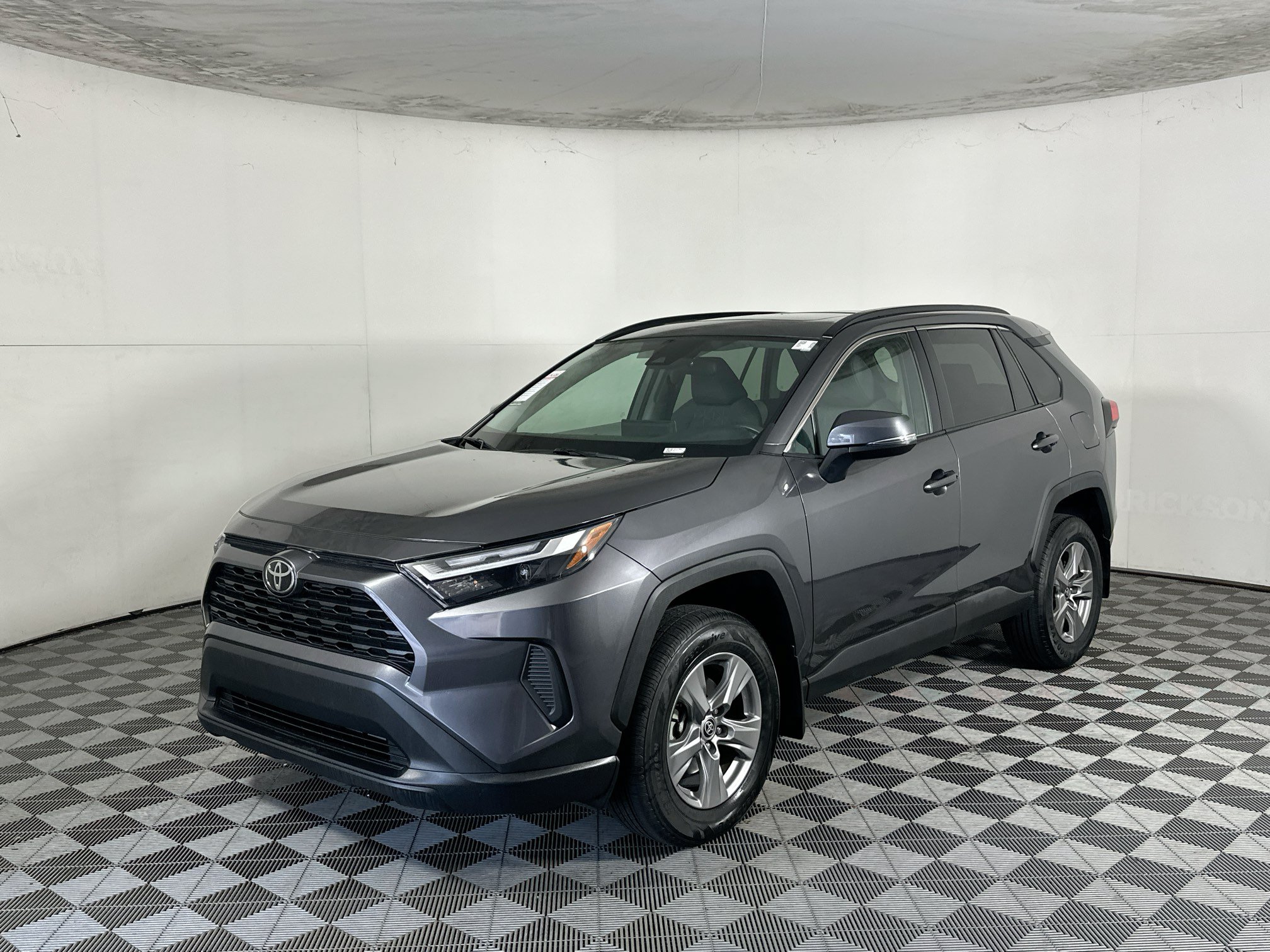 Used 2024 Toyota RAV4 XLE w/ Convenience Package FWD image 7