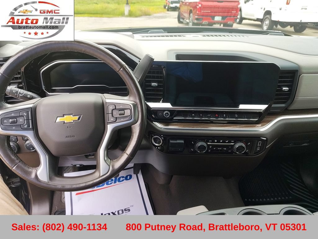 Used 2022 Chevrolet Silverado 1500 LT w/ Z71 Off-Road Package AWD/4WD image 14
