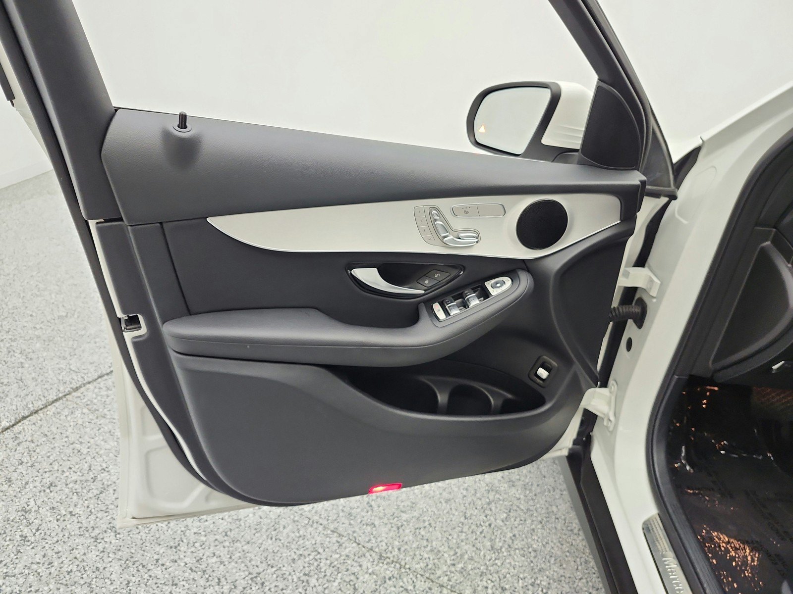 Used 2019 Mercedes-Benz GLC 300 image 15