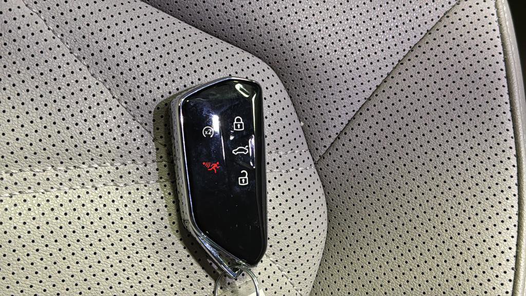 Used 2024 Volkswagen Atlas SE w/ Black Wheel Package image 20