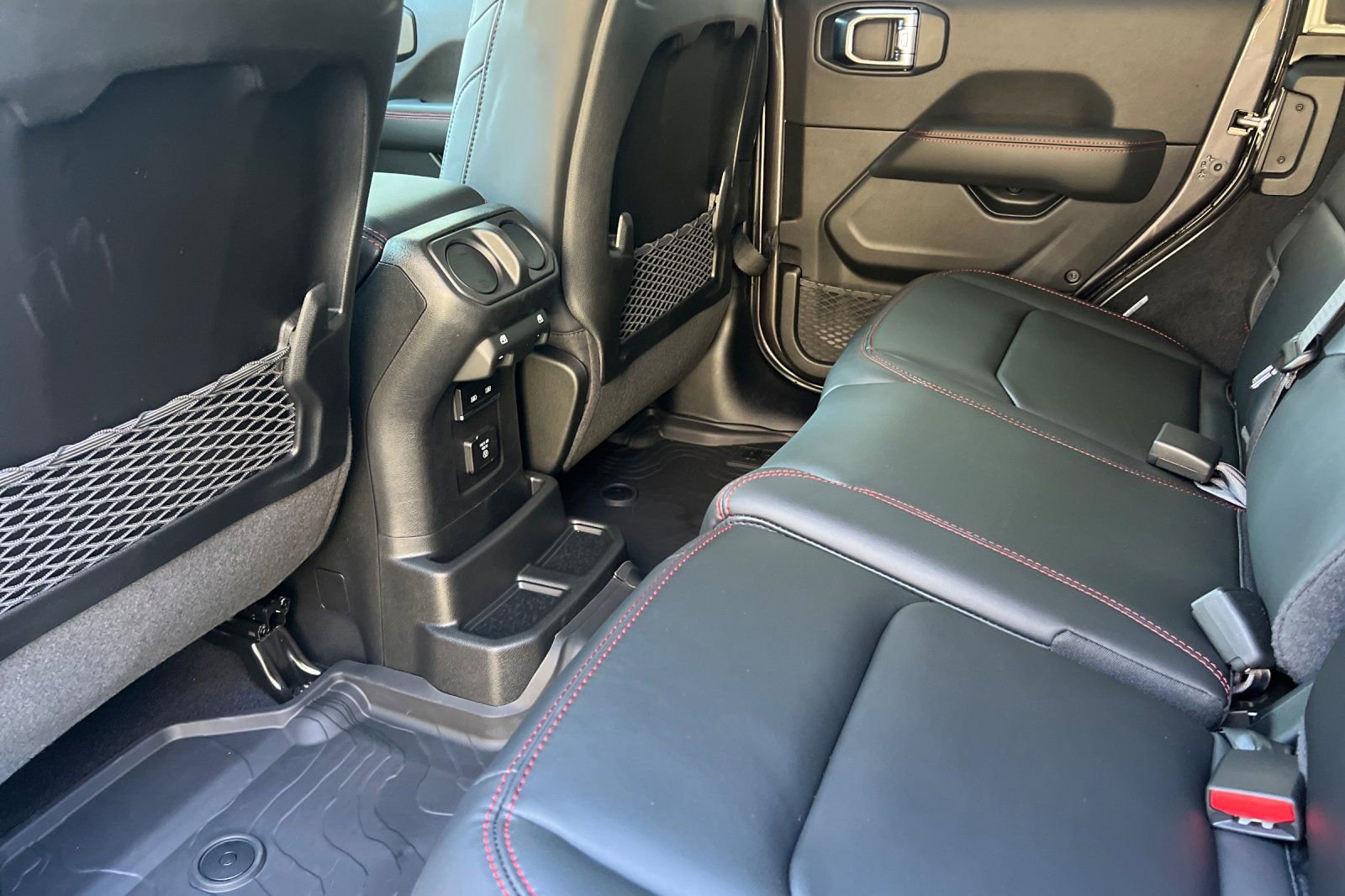 New 2026 Jeep Wrangler Unlimited Rubicon w/ Safety Group image 12