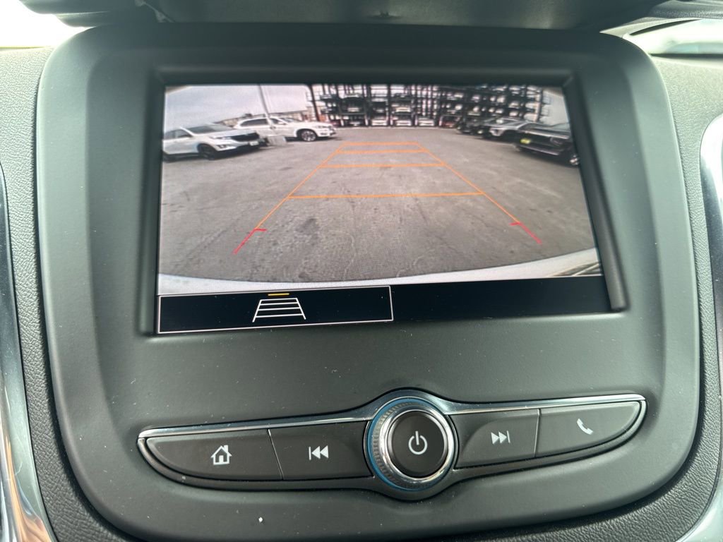 Used 2024 Chevrolet Equinox LS image 9