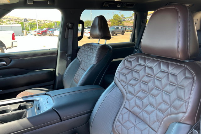 Used 2025 Nissan Armada Platinum Reserve AWD/4WD image 16