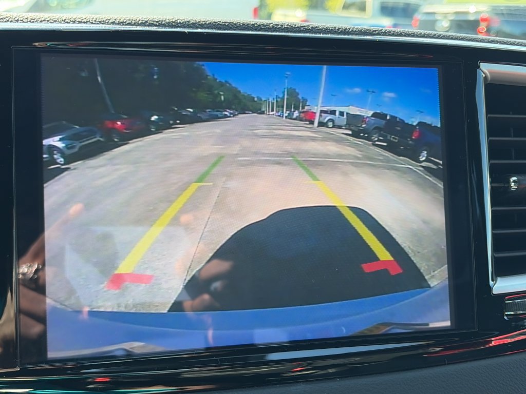 Used 2025 Chrysler Pacifica Select FWD image 27