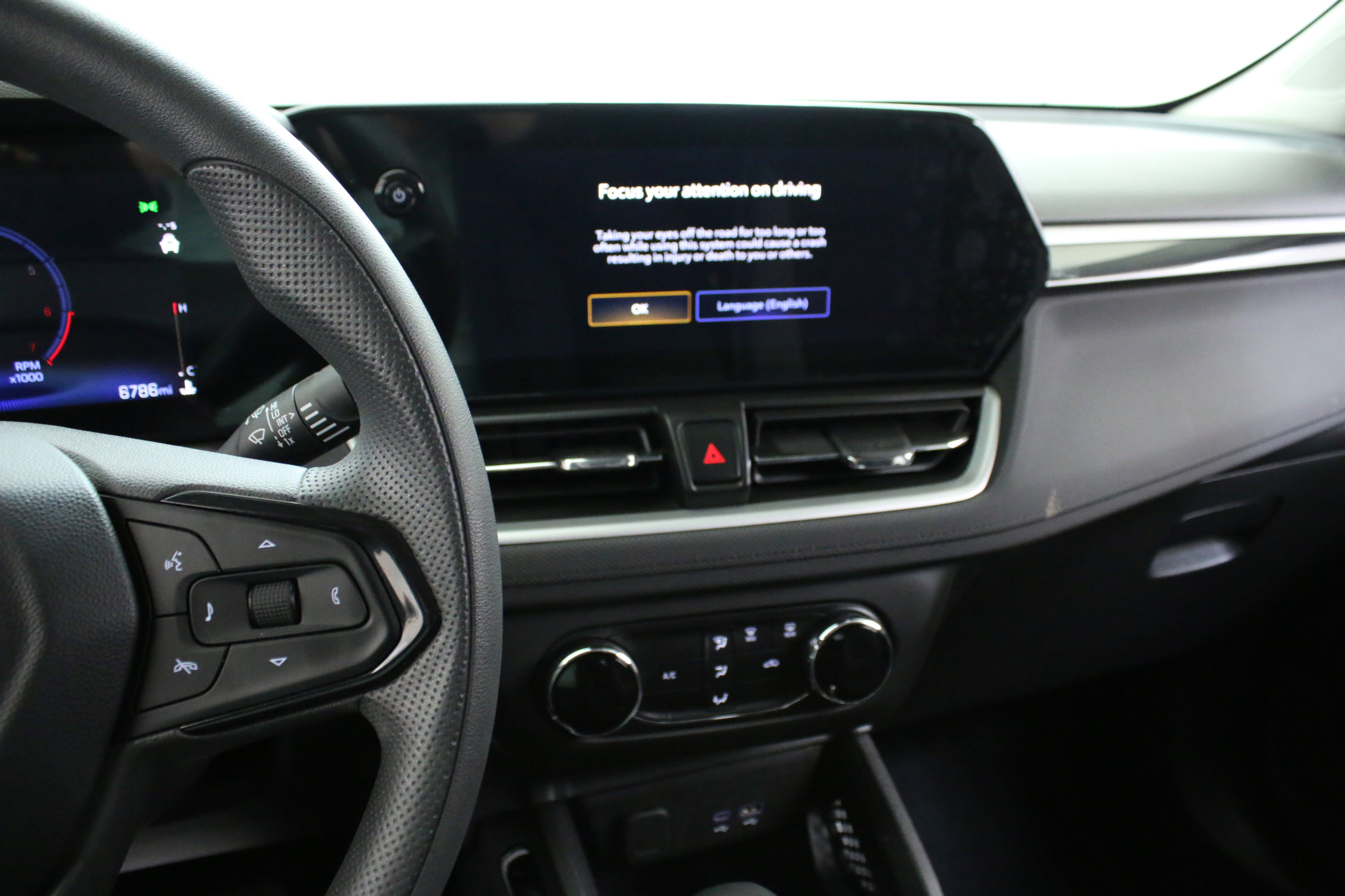 Used 2024 Chevrolet TrailBlazer LS w/ LS Convenience Package FWD image 18