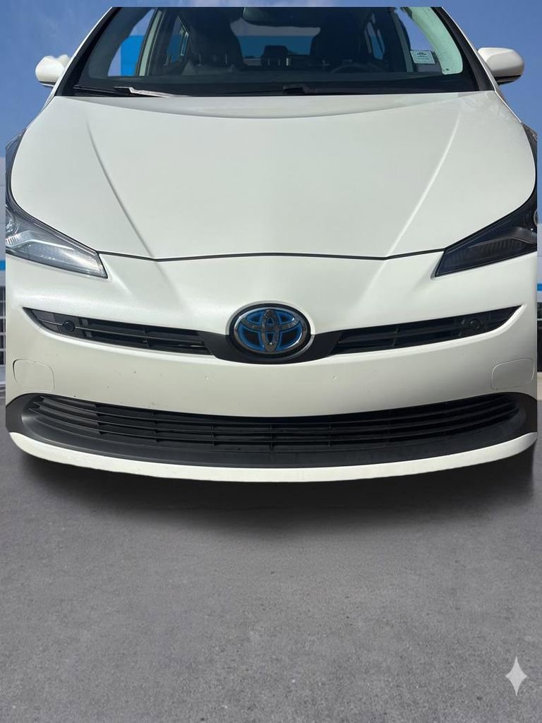 Used 2019 Toyota Prius XLE image 4