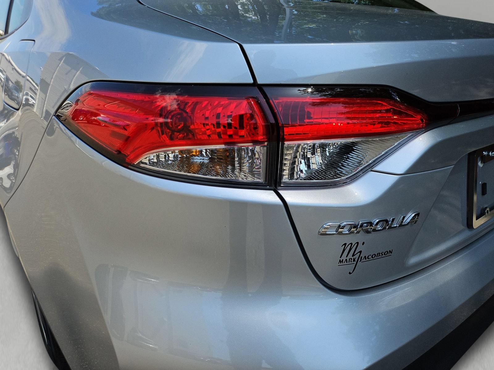Used 2025 Toyota Corolla LE w/ Convenience Package FWD image 20