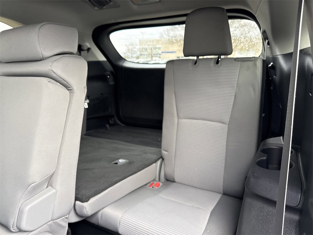 Used 2021 Toyota Highlander LE image 15