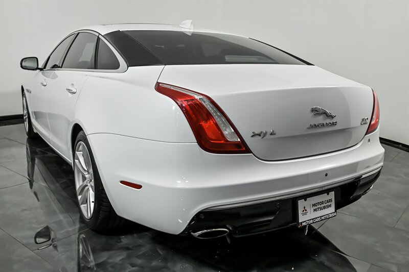 Used 2016 Jaguar XJ L Portfolio AWD/4WD image 7