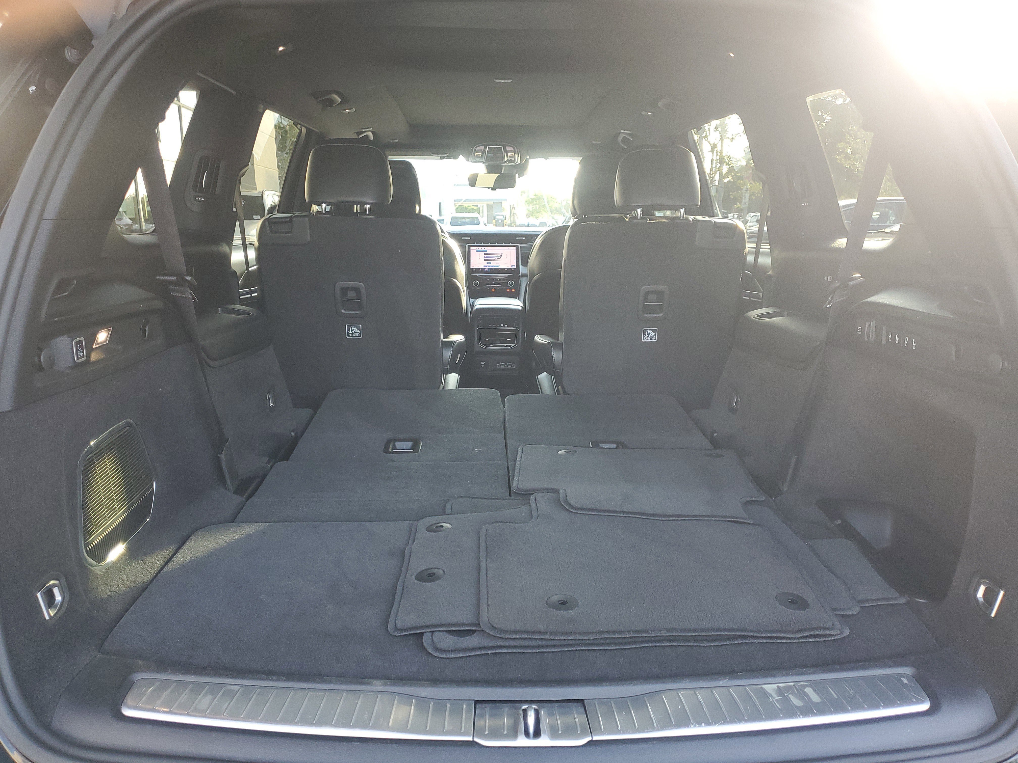 Used 2021 Jeep Grand Cherokee L Overland w/ Luxury Tech Group IV image 8