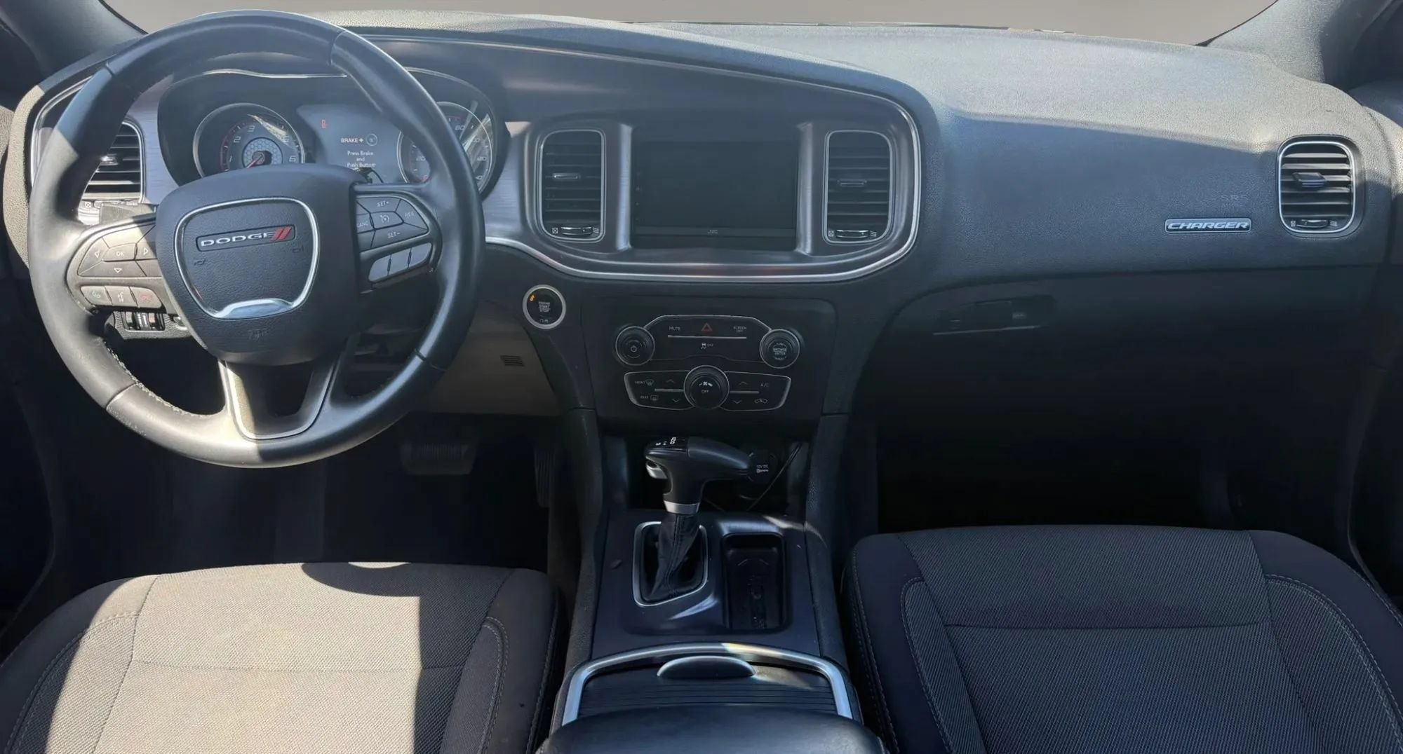 Used 2017 Dodge Charger SE RWD image 27