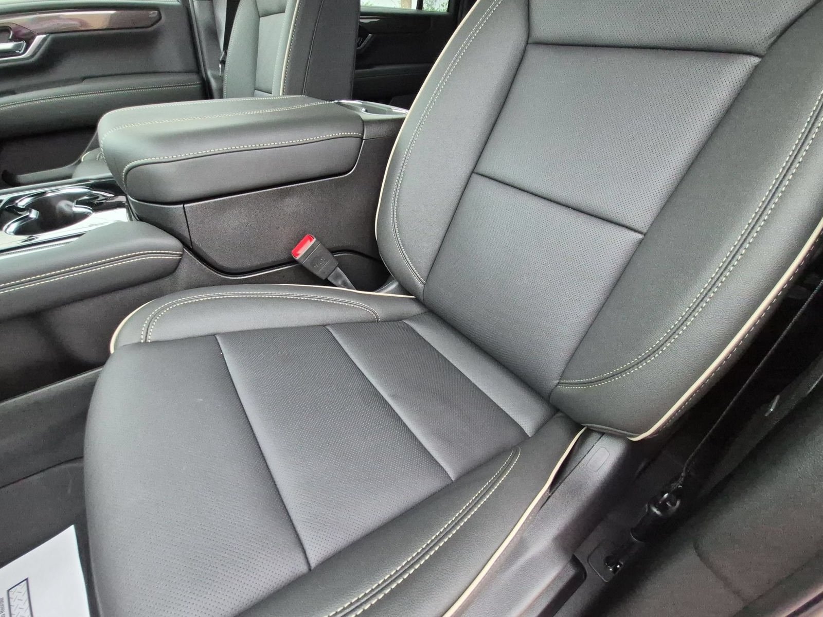 New 2027 GMC Yukon XL Elevation w/ Elevation Premium Package AWD/4WD image 24