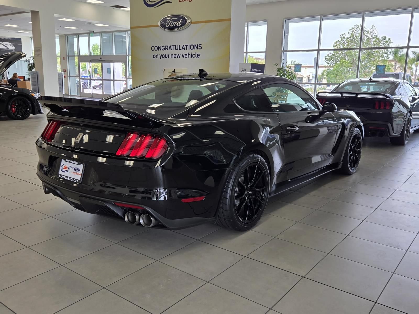 Used 2020 Ford Mustang Shelby GT350 w/ Technology Package RWD image 2