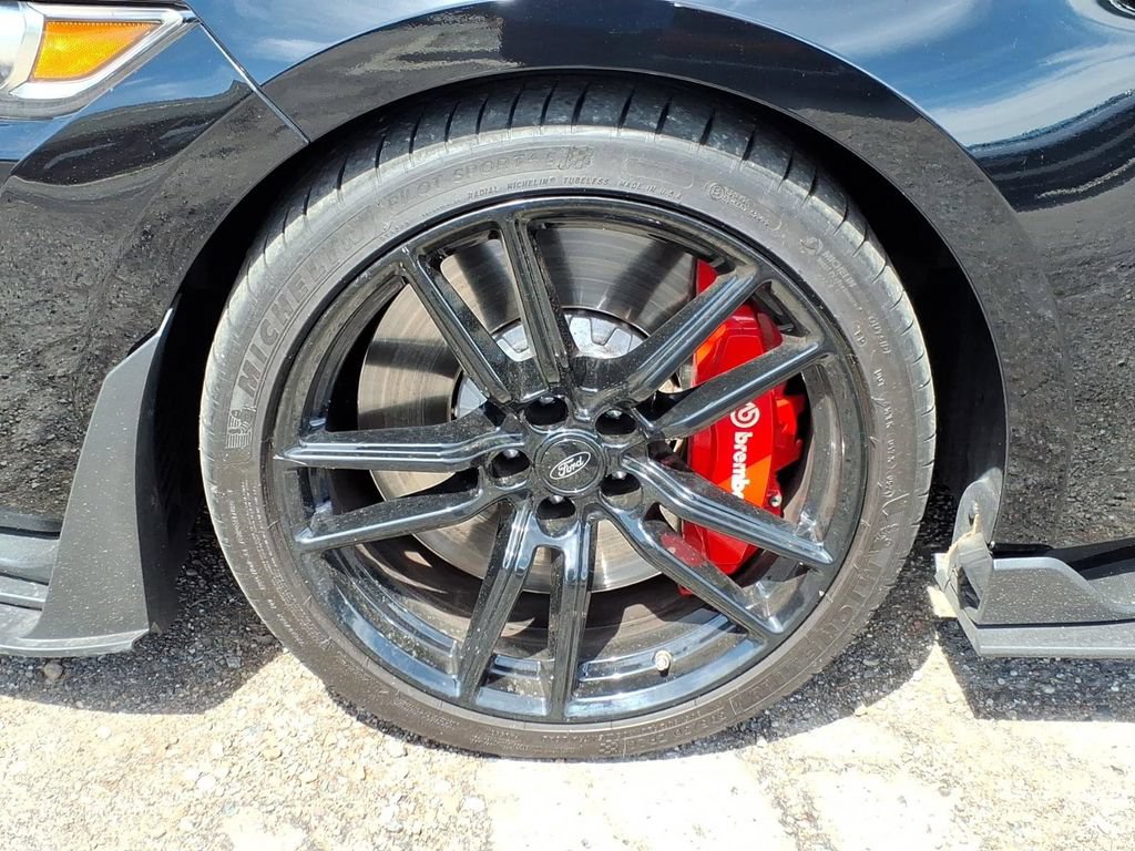 Used 2021 Ford Mustang Shelby GT500 w/ Technology Package RWD image 9