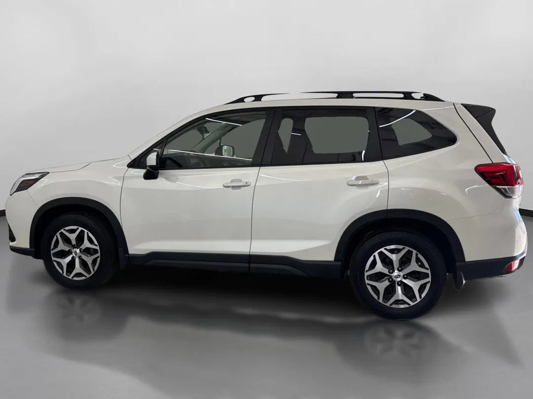 Used 2024 Subaru Forester Premium AWD/4WD image 5