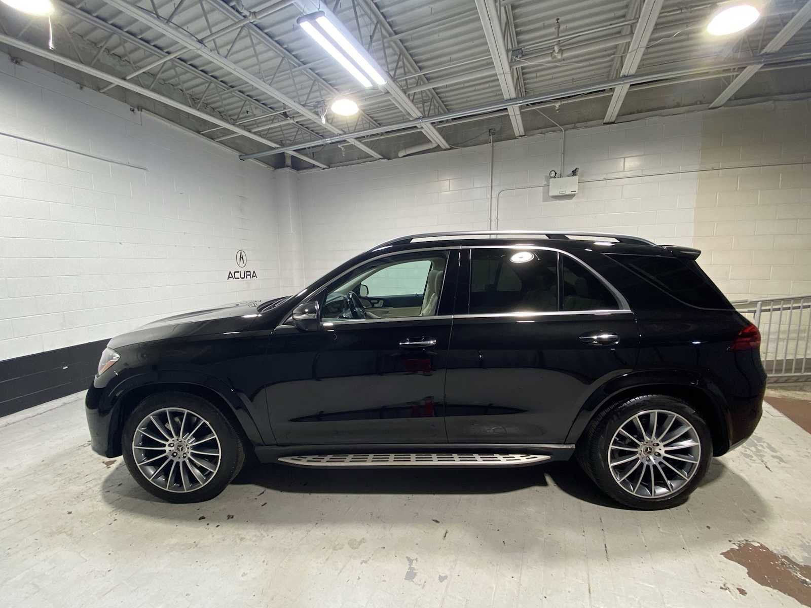 Used 2024 Mercedes-Benz GLE 350 4MATIC image 3