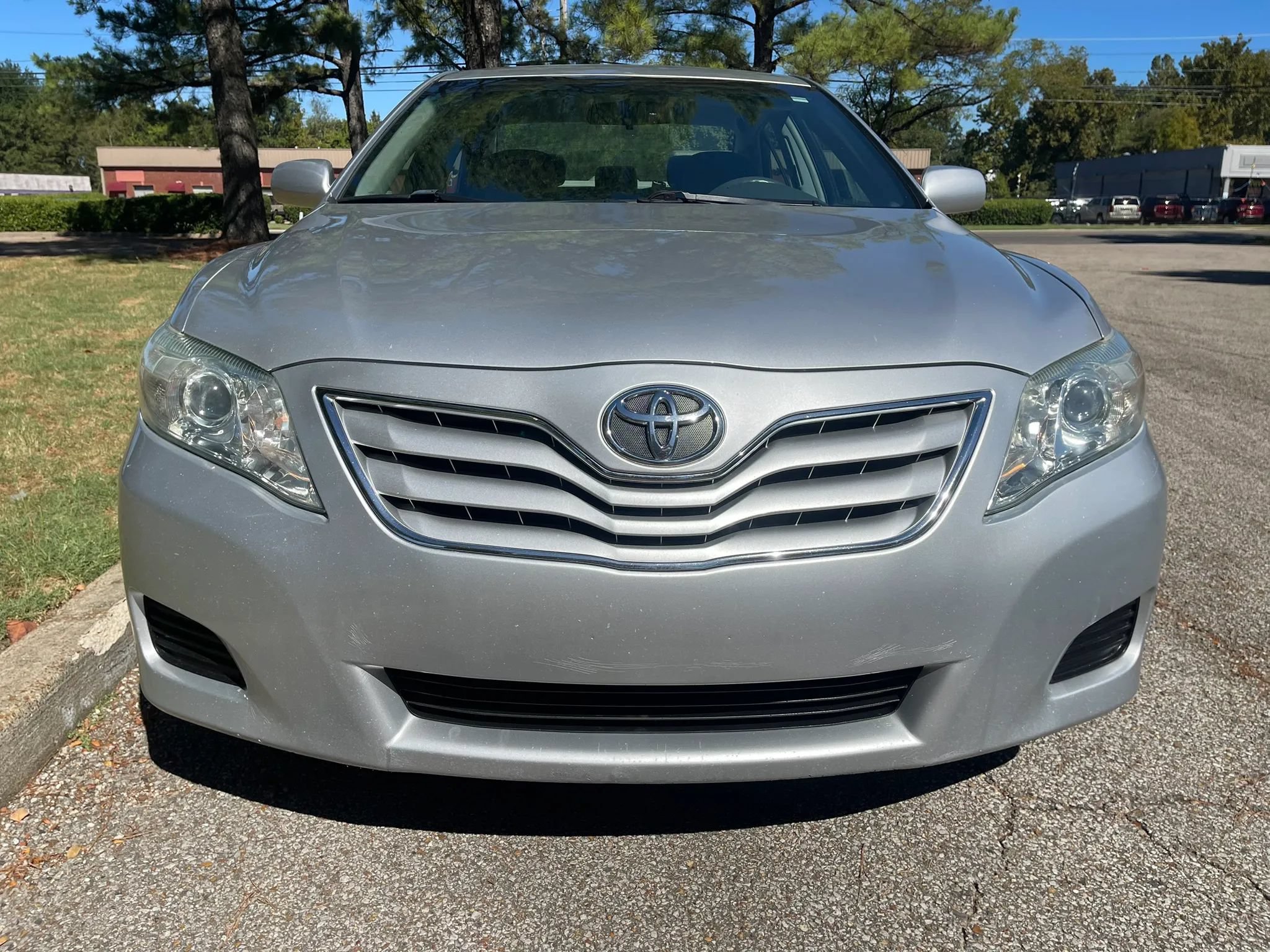 Used 2010 Toyota Camry LE FWD image 8