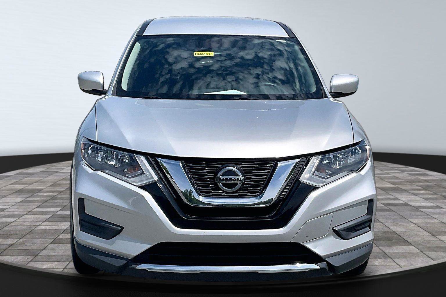 Used 2020 Nissan Rogue S FWD image 2