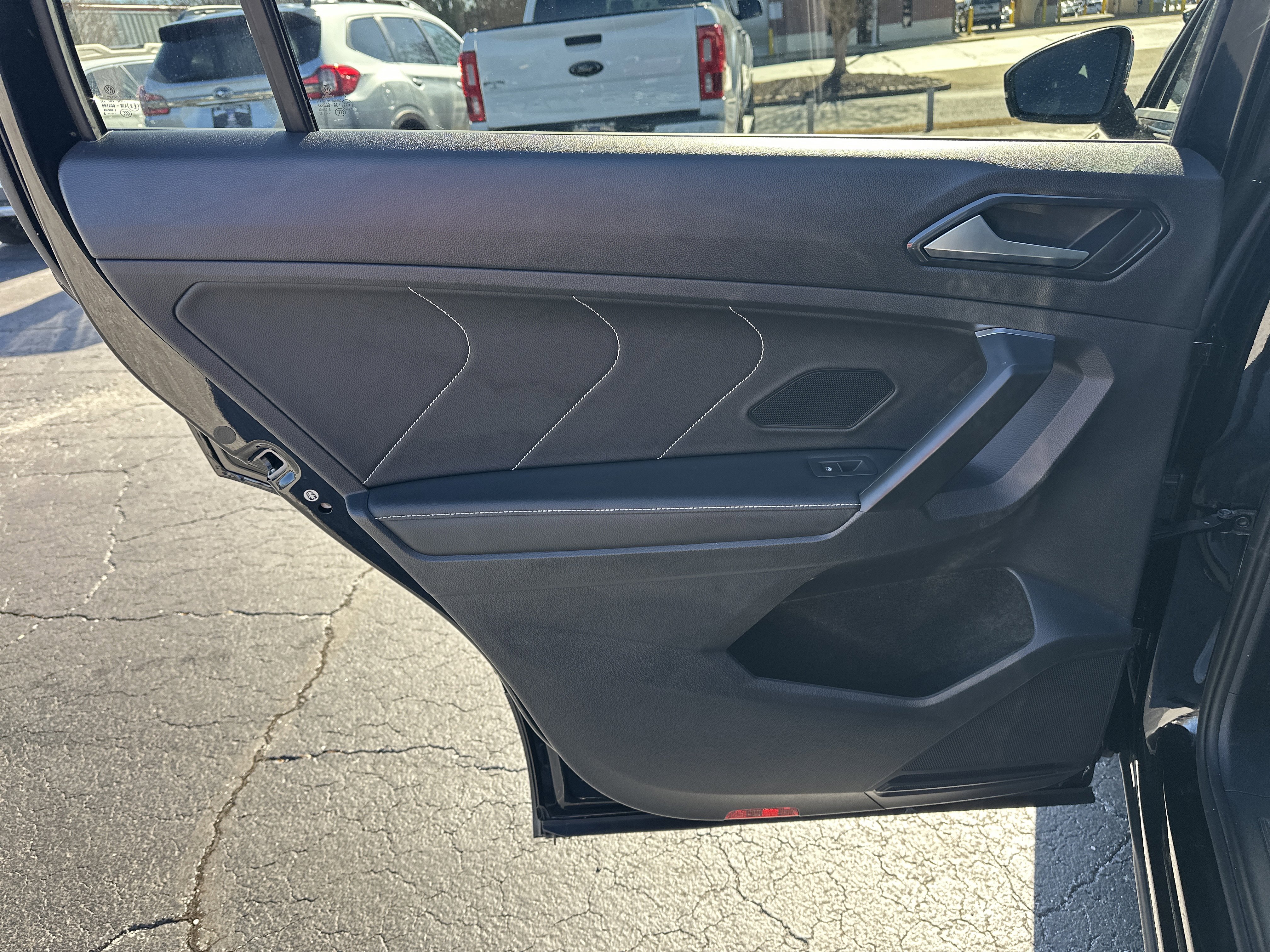 Used 2023 Volkswagen Tiguan SE R-Line image 22